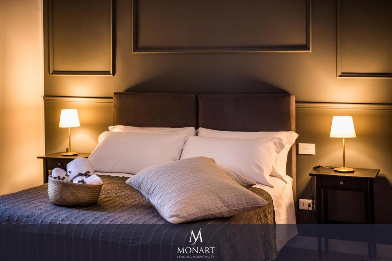 Monart Hospitality Cavour Bed and Breakfast Napels Buitenkant foto