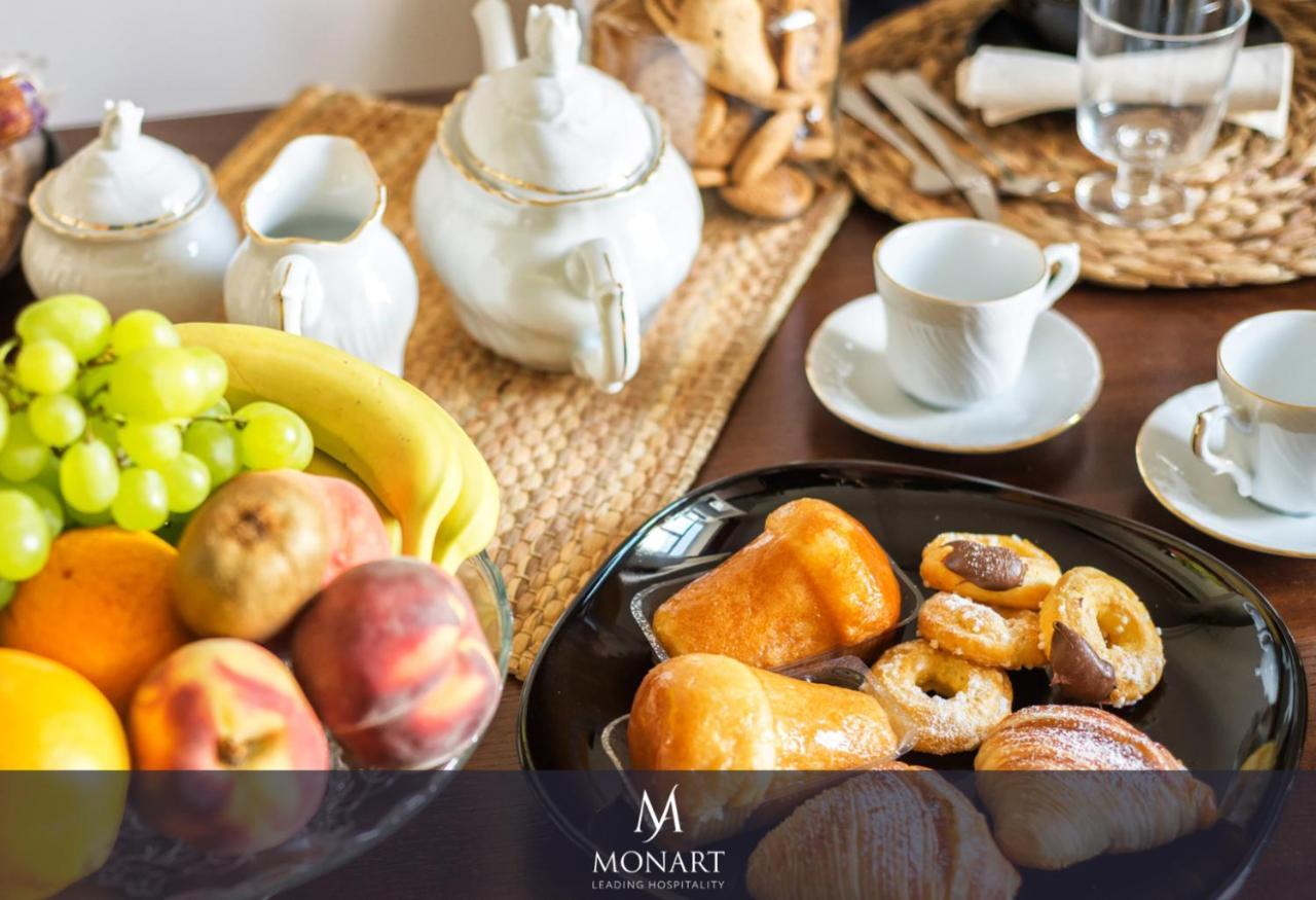 Monart Hospitality Cavour Bed and Breakfast Napels Buitenkant foto