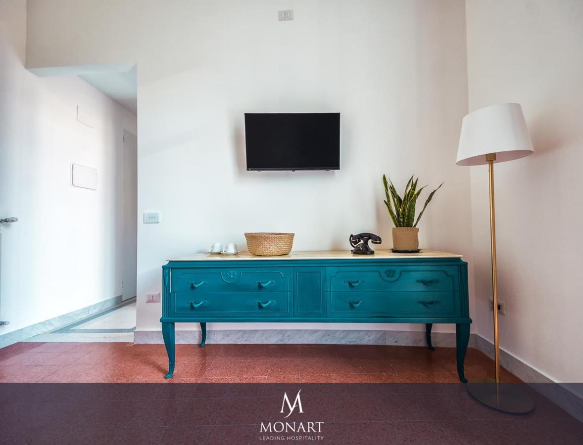 Monart Hospitality Cavour Bed and Breakfast Napels Buitenkant foto
